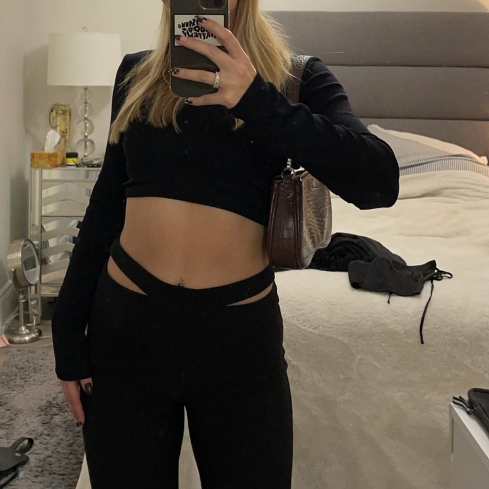 Trendy Flare Pant with Waist Detail 🖤